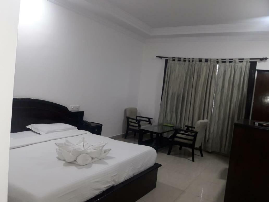 Hotel Vindhwashni Халдвані Екстер'єр фото