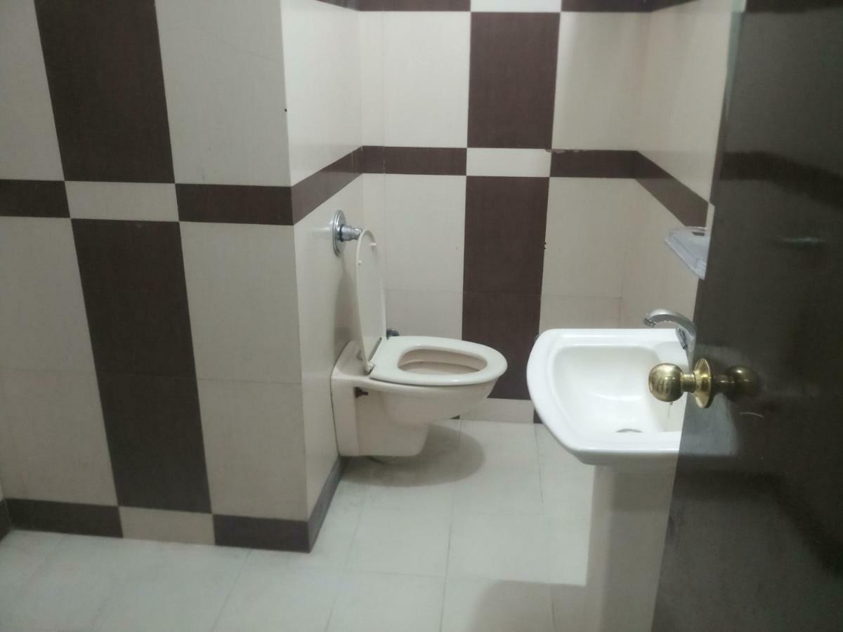 Hotel Vindhwashni Халдвані Екстер'єр фото